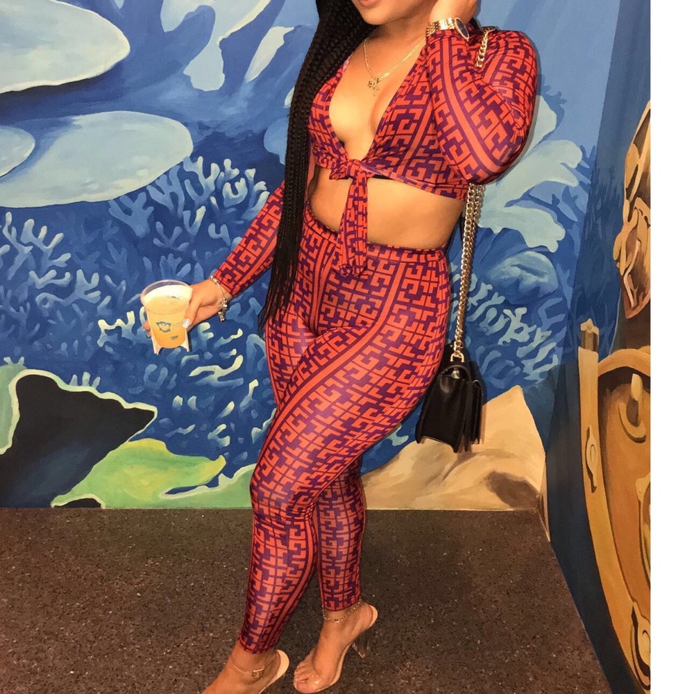 Key pattern set, crop top and leggings